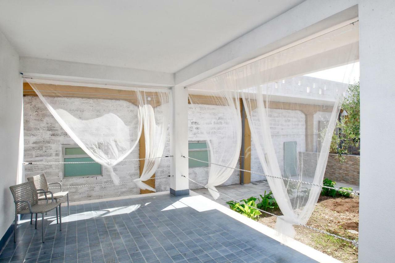 B&B Villa Al Mare Giovinazzo Buitenkant foto