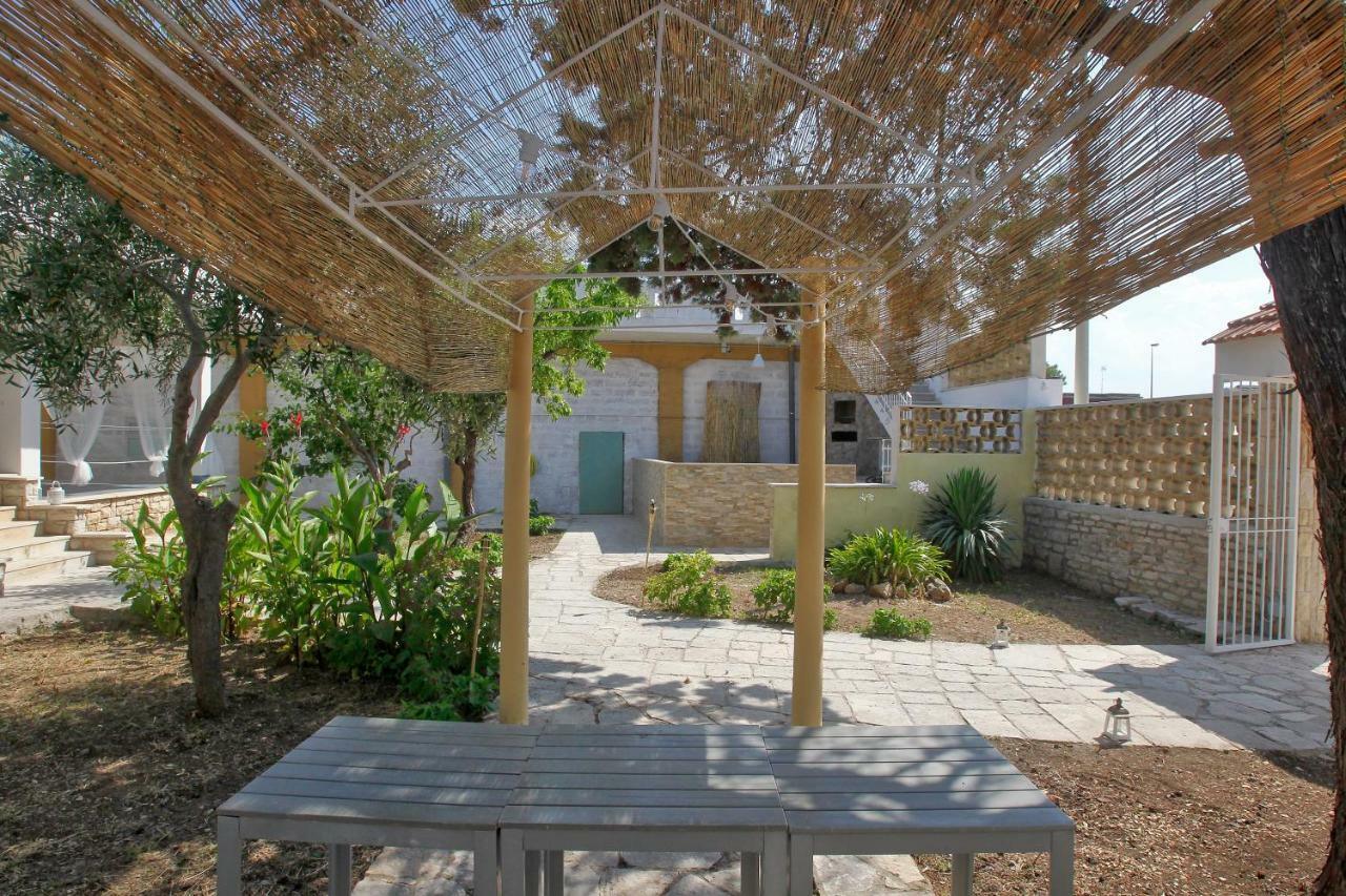 B&B Villa Al Mare Giovinazzo Buitenkant foto